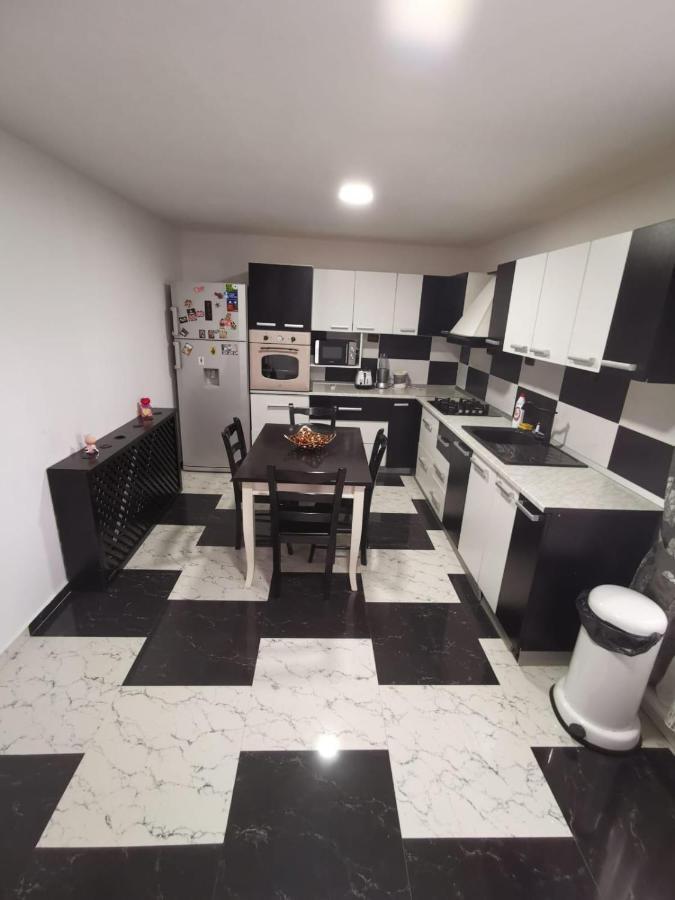 Vila De Vacanta 쿠티에데아게스 외부 사진