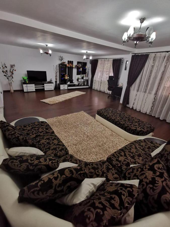 Vila De Vacanta 쿠티에데아게스 외부 사진
