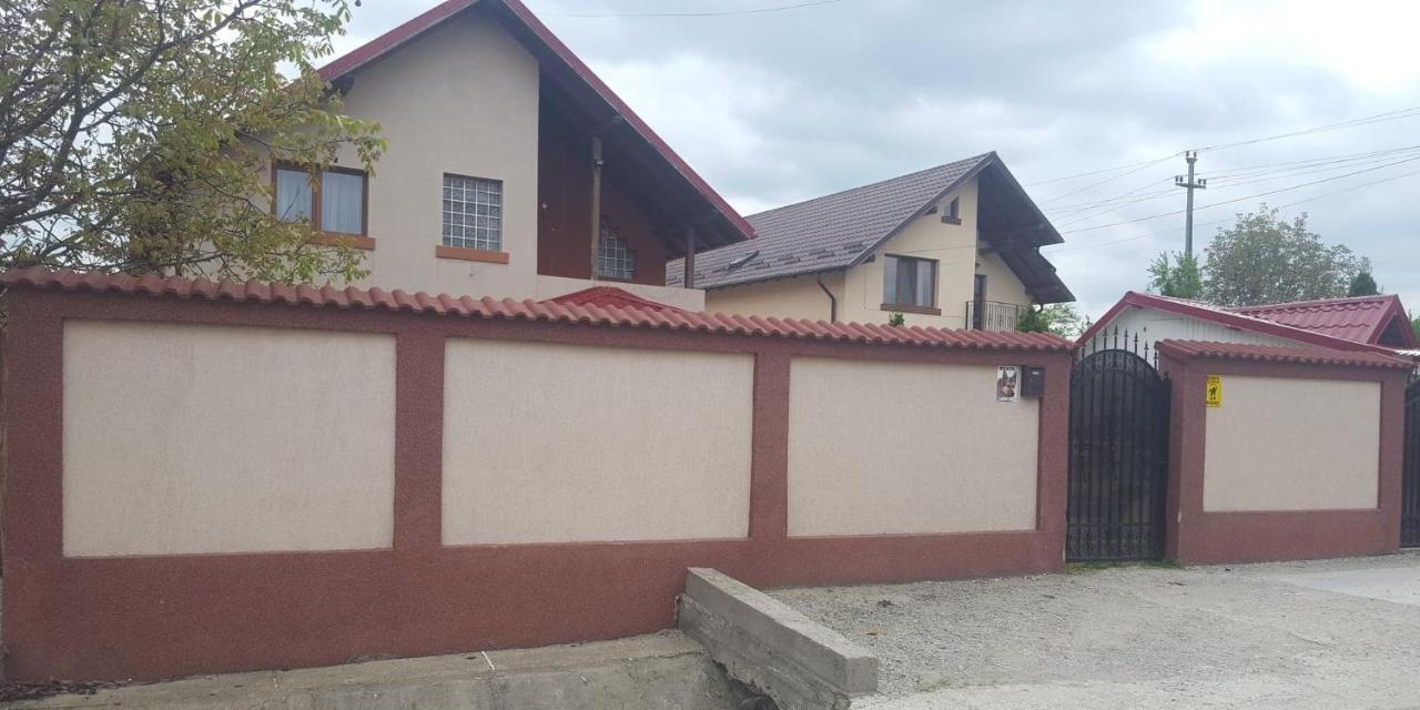Vila De Vacanta 쿠티에데아게스 외부 사진